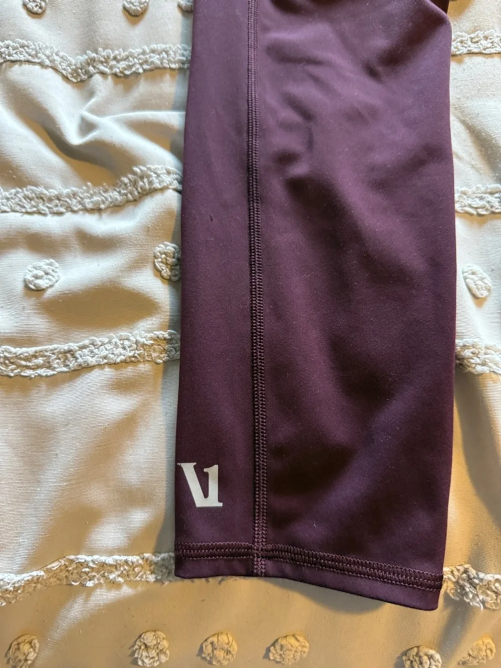 Vuori Athletic Leggings with Subtle Logo - Picture 2 of 5
